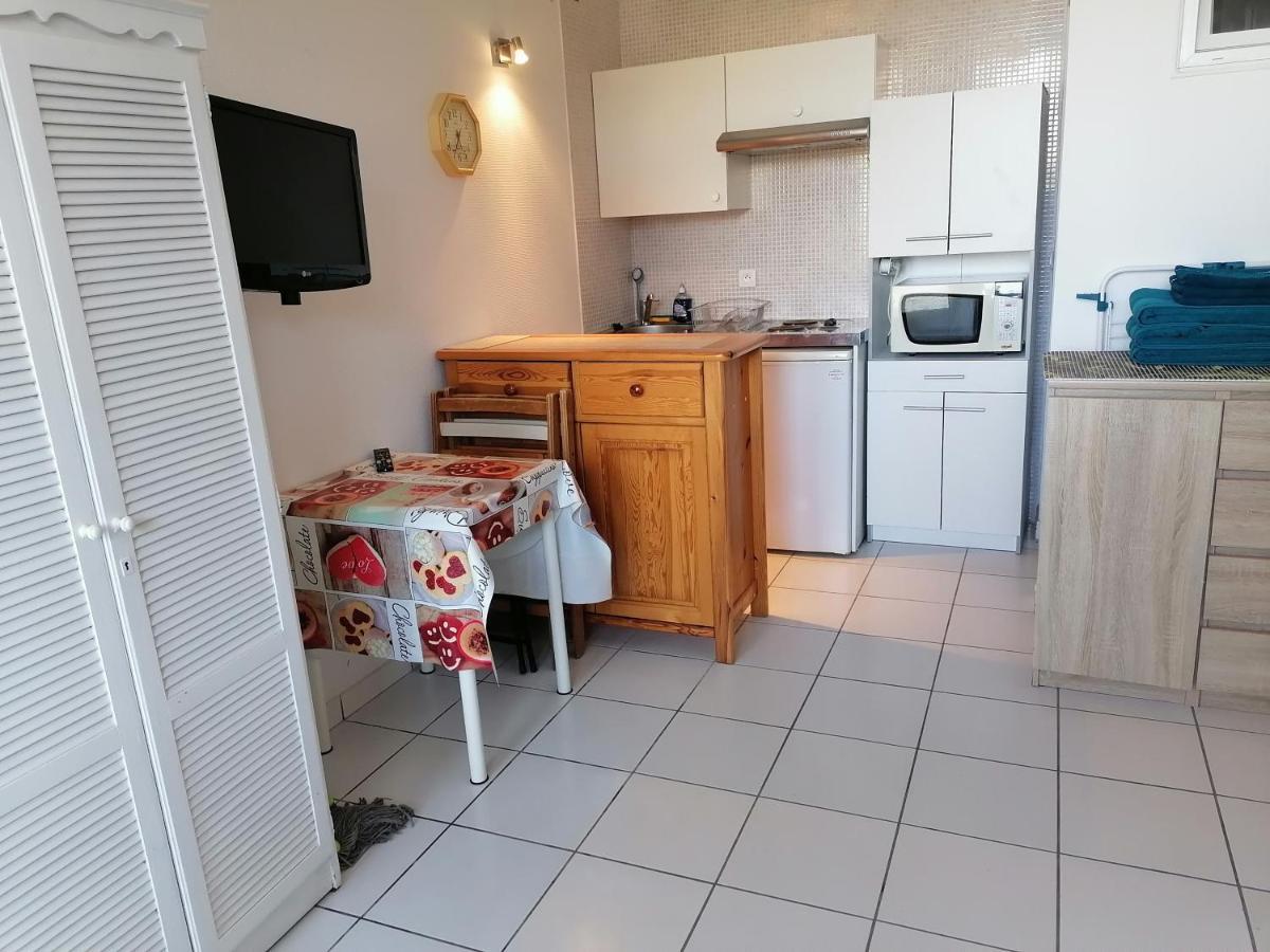 Ground Floor Studio With Access To Beach And Pool Le Barcares Exterior photo
